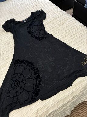 Desigual Black Floral-Print boho Dress. Made in Spain.